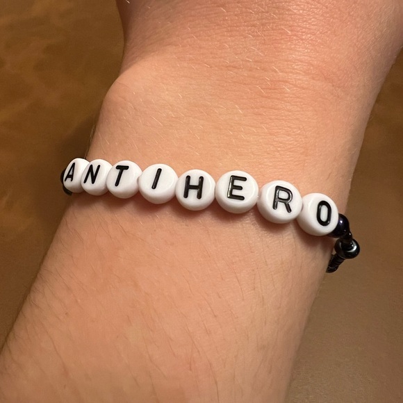 Taylor Swift Antihero friendship bracelet - Picture 3 of 4
